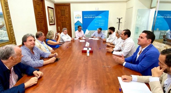 Nueve entidades gastronómicas firman un convenio para apoyar la Fiesta del Boquerón Victoriano