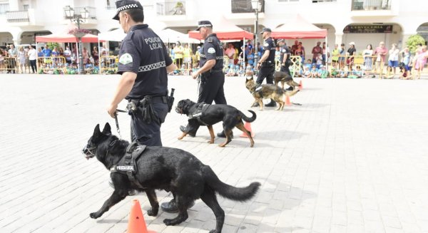 La Unidad Canina de la Policía Local cumple su 25 aniversario con una exhibición con motivo del `Día Mundial del Perro´