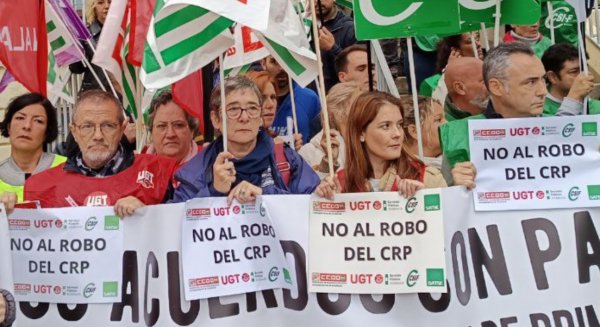 Más de 4.000 trabajadores andaluces se manifiestan contra los recortes en el SAS