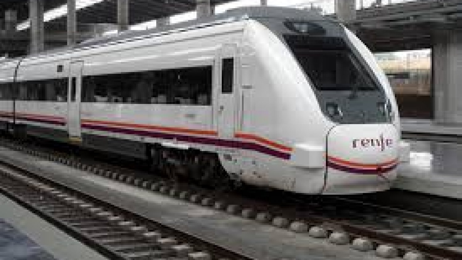 Se cancelan los trenes de Media Distancia entre Sevilla y Málaga por la inundación de la vía