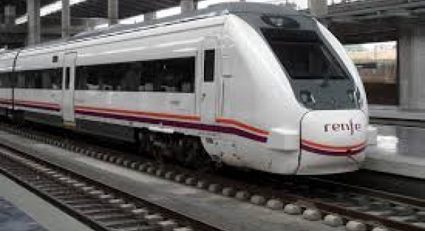 Se cancelan los trenes de Media Distancia entre Sevilla y Málaga por la inundación de la vía