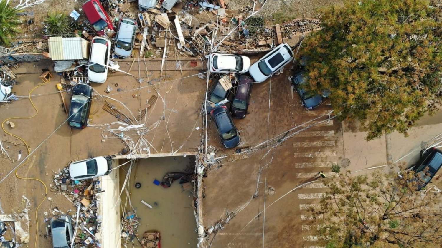 La Diputación de Málaga ha coordinado este sábado la ayuda para las zonas afectadas por la DANA en Valencia