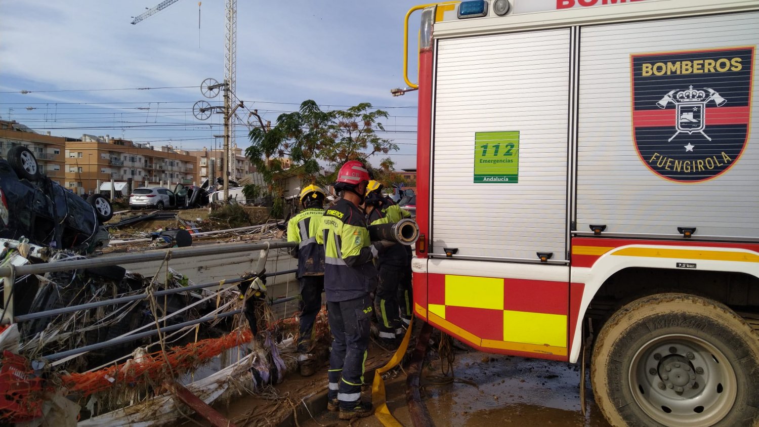 Fuengirola se vuelca con los afectados por la DANA enviando camiones con provisiones y bomberos