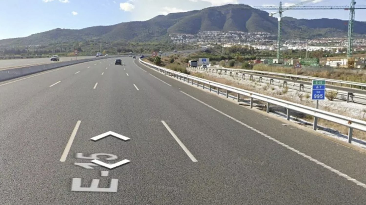 Cuatro heridos en una colisión múltiple en la A-7 a su paso por Alhaurín de la Torre
