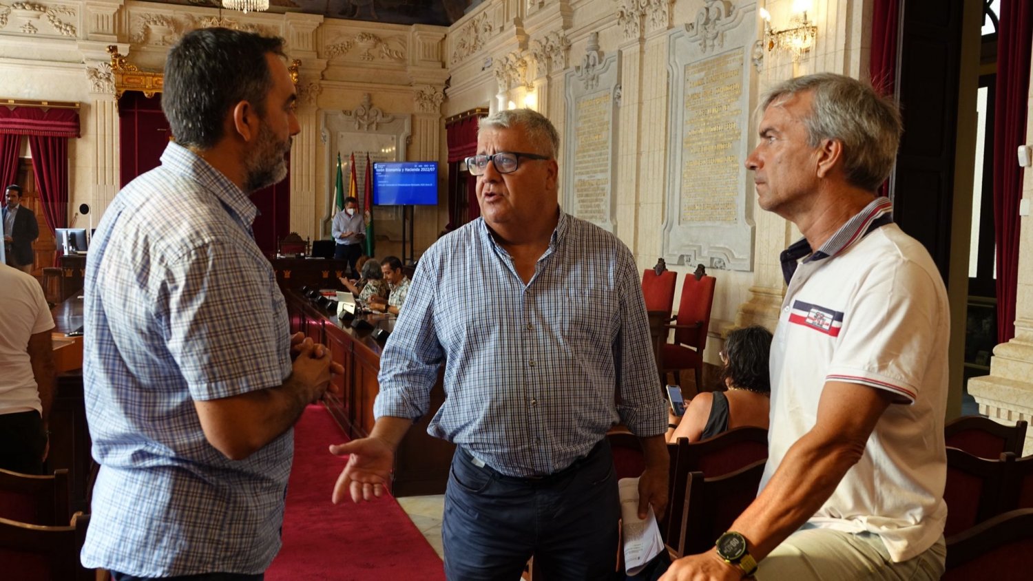 PSOE consigue el compromiso municipal para la reclasificación de los bomberos y el aumento de recursos en las OMAC