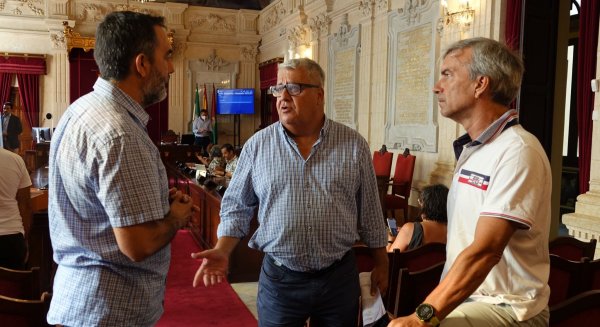PSOE consigue el compromiso municipal para la reclasificación de los bomberos y el aumento de recursos en las OMAC