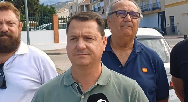 VOX denuncia la situación financiera en Vélez-Málaga y propone externalizar la construcción de viviendas de protección oficial
