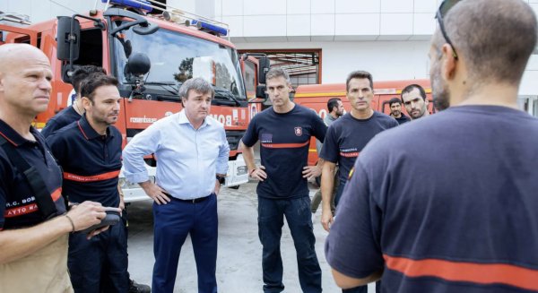 12 bomberos de Málaga parten hacia Valencia para relevar al grupo de efectivos desplazados a la 'zona cero' de la DANA