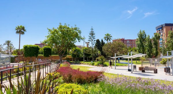 El Parque del Oeste mantiene abierto al público más de la mitad de su espacio durante el Festival de Linternas