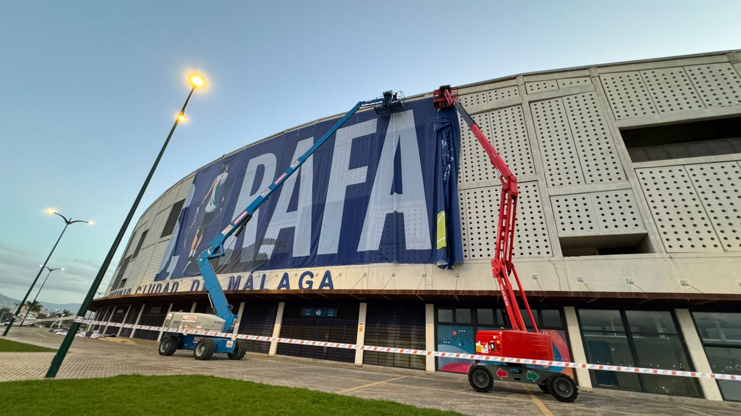 Málaga y la Costa del Sol lanzan una campaña para despedir a Nadal con el 'gracias' más grande jamás escrito 