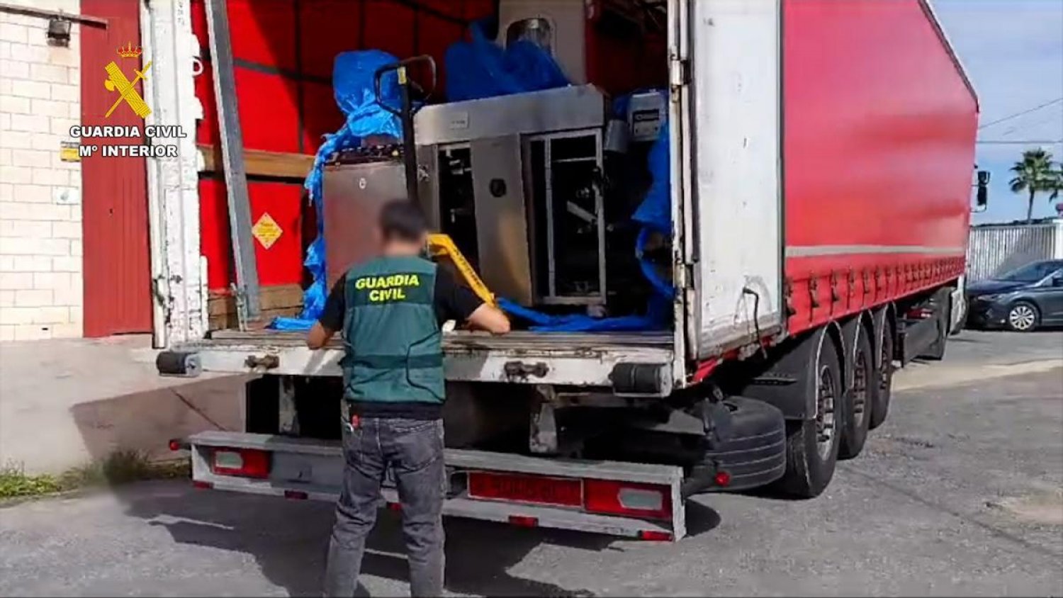 Desmantelada en Alhaurín el Grande una gran factoría de tabaco falsificado que trabajaba las 24 horas