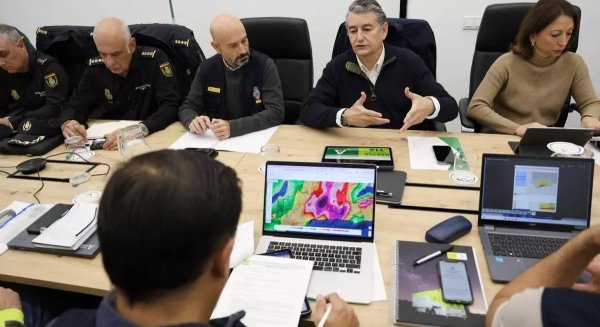 Desalojadas de forma preventiva más de mil viviendas y casi 3.000 personas por la alerta roja en Málaga