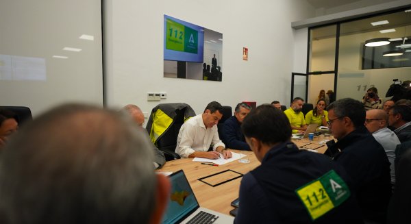 Moreno destaca el comportamiento ejemplar de los andaluces y pide seguir siendo prudentes ante la DANA