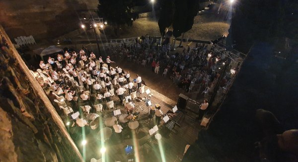 La Banda Municipal de Música cierra su temporada en el Castillo de Gibralfaro 'con ritmo latino'
