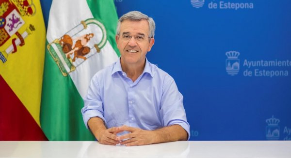 El alcalde de Estepona ha declarado ante el juez por la denuncia de presunto acoso sexual a un funcionario