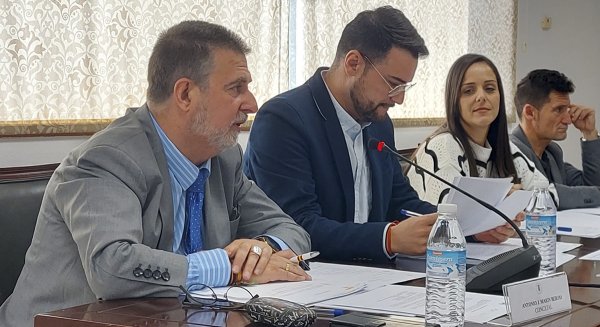 VOX respalda la aprobación de ayudas para emprendedores en Manilva para 2025