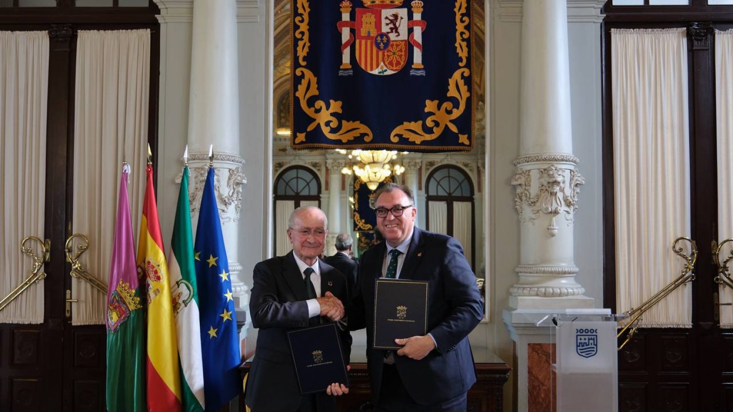 Málaga refuerza el control sobre las viviendas de uso turístico con la firma de un nuevo convenio con la Junta