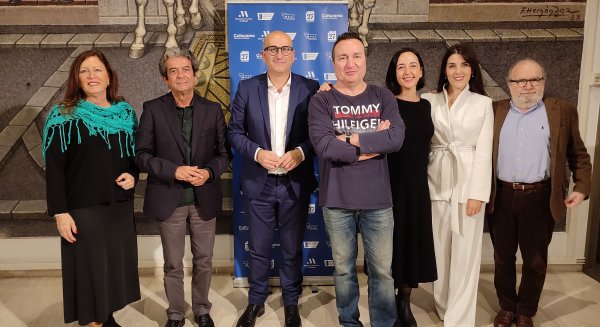 Sebastián Martínez Vanegas, ganador del Premio Emilio Prados de la Diputación por 'Tener un cuerpo es mala poesía'