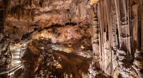 La Cueva de Nerja supera las 483.000 visitantes entre enero y octubre de 2024
