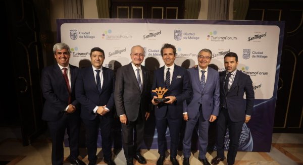 McArthurGlen Designer Outlet Málaga recibe  el Premio a la Mejor Iniciativa Empresarial  del Foro de Turismo de Málaga