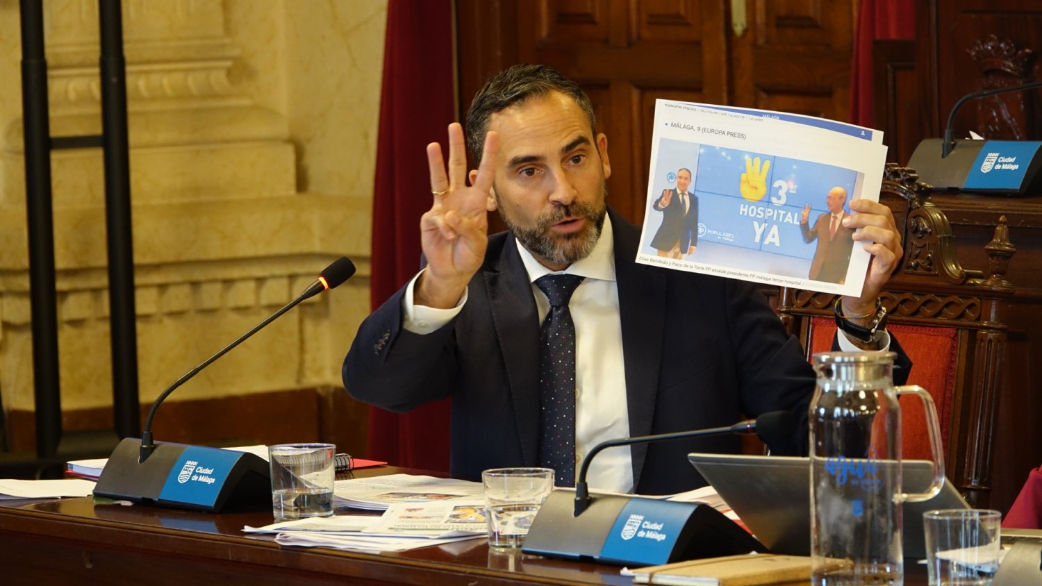 Pérez recrimina a De la Torre 'ser cómplice con la traición de Moreno Bonilla a Málaga' con el tercer hospital