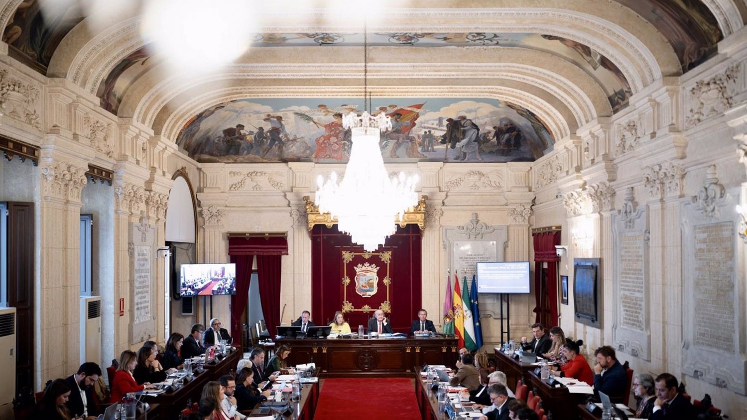 El Pleno aprueba una moción sobre 25N con votos de PP, PSOE y Con Málaga y rechaza la propuesta de Vox