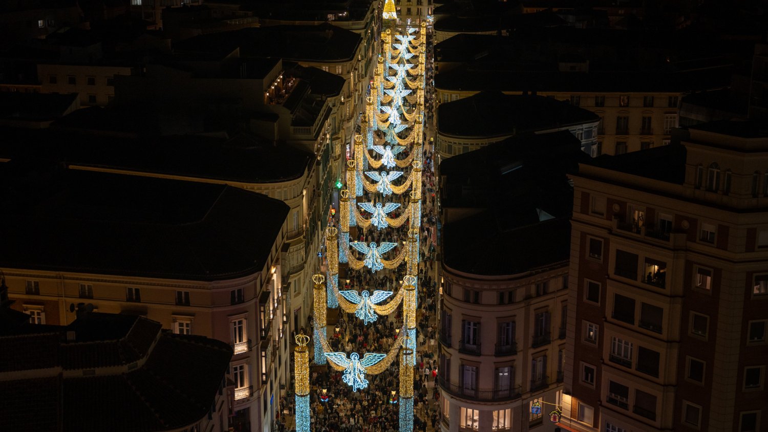 Este es el horario del espectáculo 'Ángeles Celestiales' en calle Larios a partir de hoy