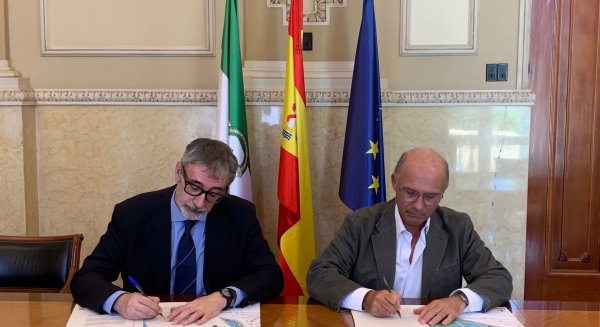 Universidad de Cádiz y el Puerto de Málaga impulsan la formación en logística e intermodalidad