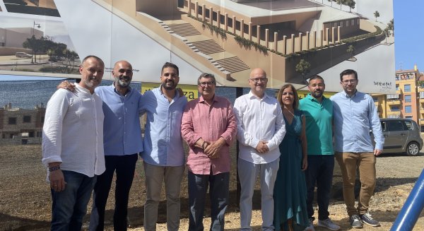 Torre del Mar pone la primera piedra de su nuevo teatro con el apoyo de más de una treintena de colectivos