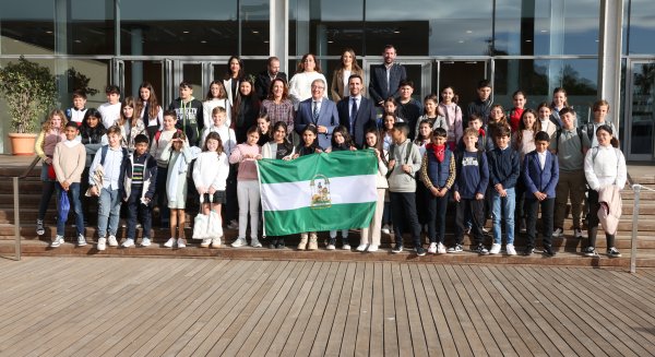 Escolares de Alhaurín el Grande protagonizan el pleno infantil de la Diputación para conmemorar el Día de la Constitución