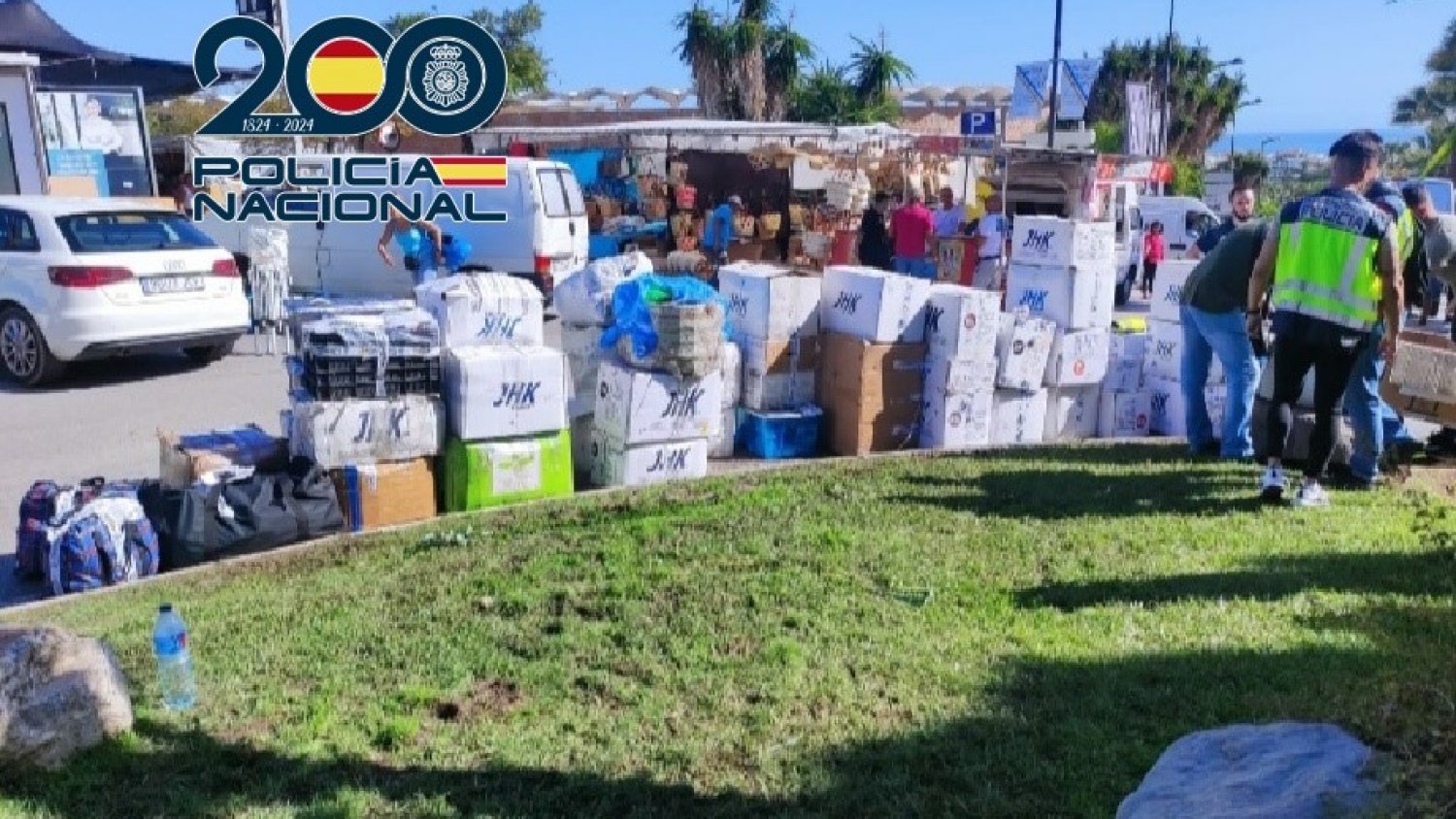 Intervenidos en Marbella más de 14.000 efectos falsificados que imitaban grandes marcas textiles y de complementos  