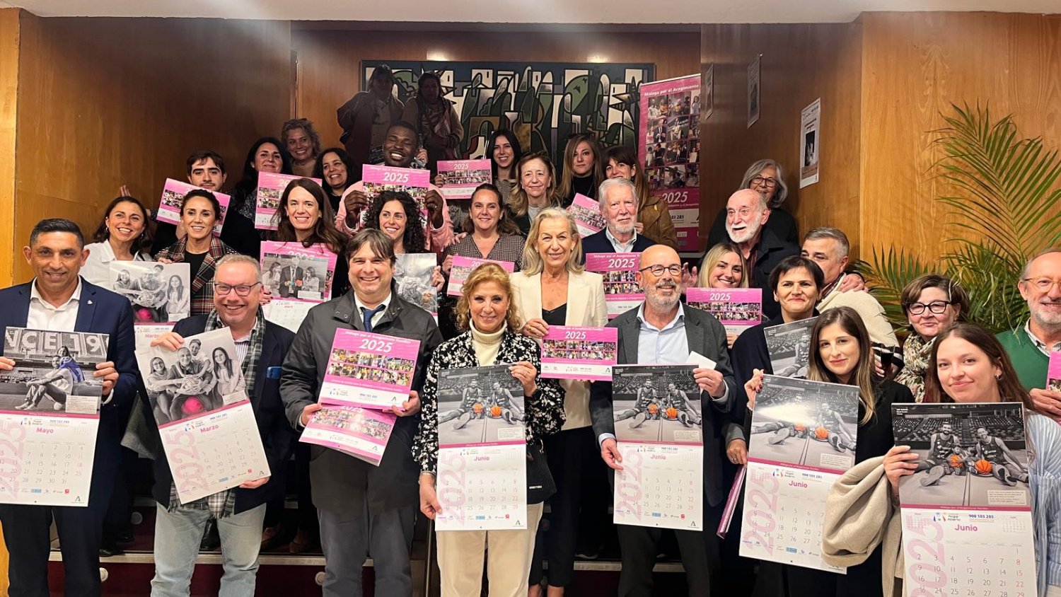 La Diputación de Málaga impulsa la labor de Hogar Abierto con la impresión de 5.000 calendarios solidarios