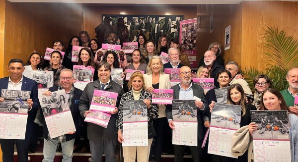 La Diputación de Málaga impulsa la labor de Hogar Abierto con la impresión de 5.000 calendarios solidarios