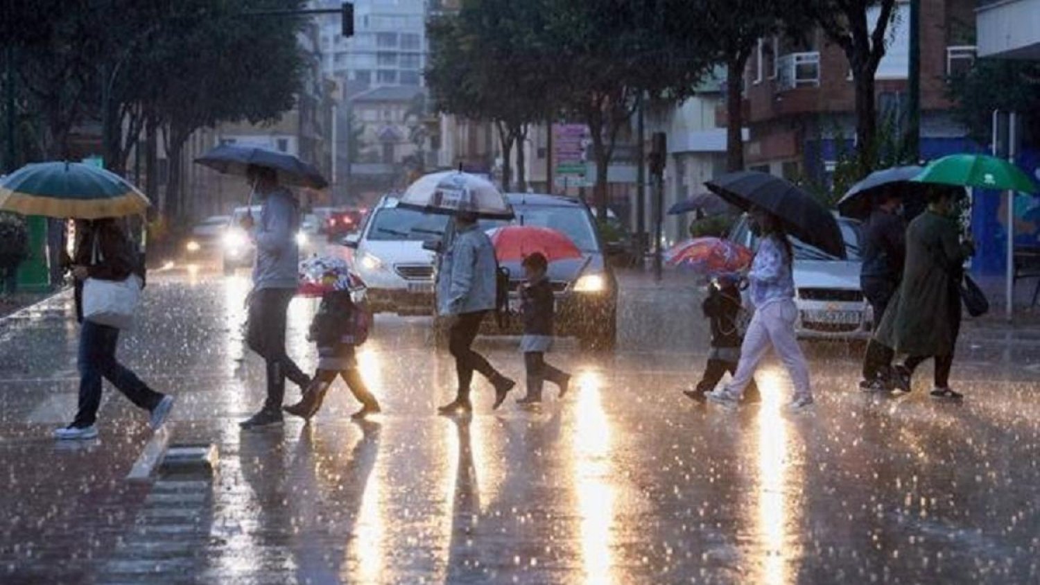 Activada la alerta amarilla en las costas de Málaga por lluvias fuertes hoy y mañana