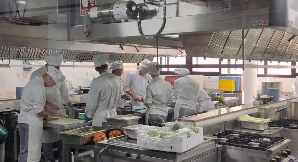 Los restaurantes de La Cónsula y La Fonda abren sus puertas con todas las reservas completas hasta enero