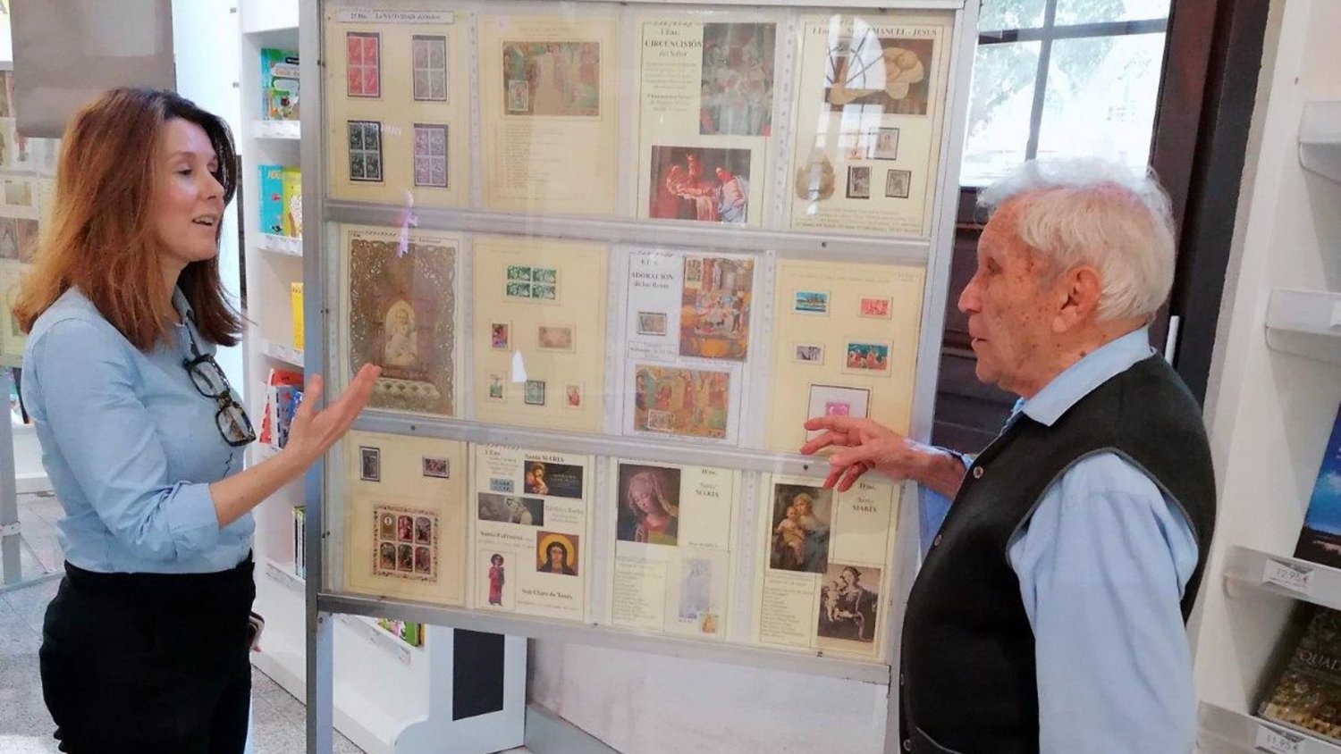 La Navidad centra la nueva exposición del Círculo Filatélico en la oficina principal de Correos de Málaga