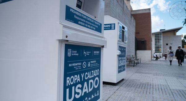 El Ayuntamiento de Málaga impulsa el servicio de recogida de textiles: duplica y renueva este tipo de contenedores  