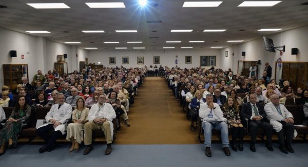 El Hospital Clínico de Málaga rinde homenaje a su personal jubilado de los últimos cinco años