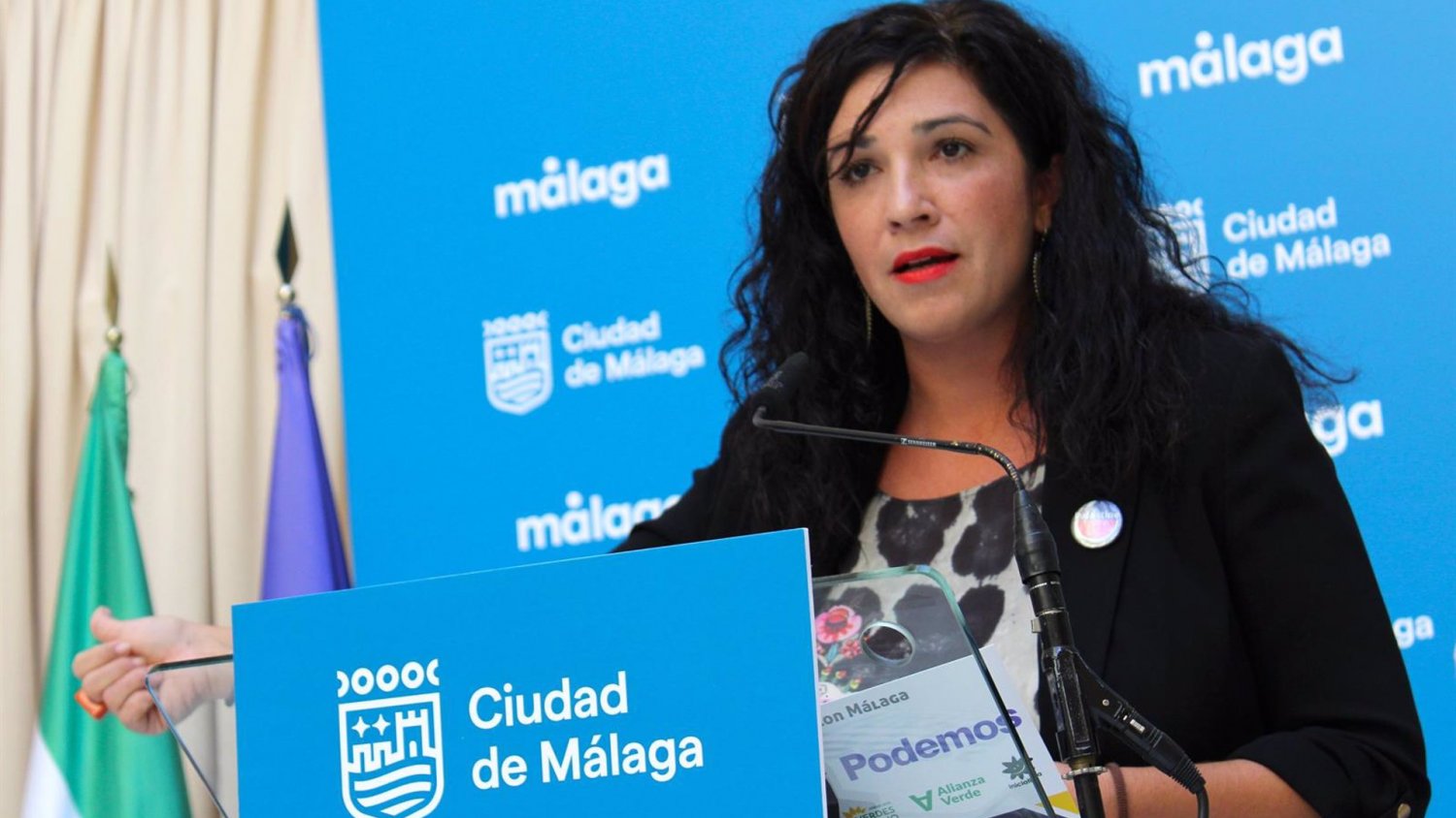 Con Málaga busca compromiso para 'blindar en presupuestos un fondo para transformación de barrios vulnerables'