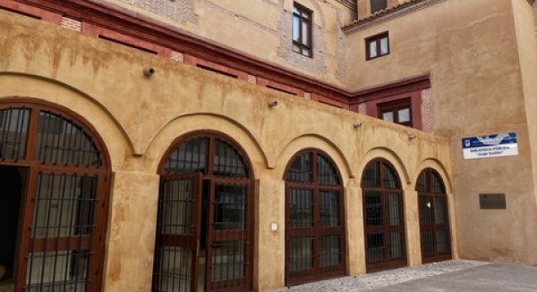 La Red de Bibliotecas Públicas Municipales de Málaga presenta un programa navideño con mercadillo de libroos, talleres y cuentacuentos