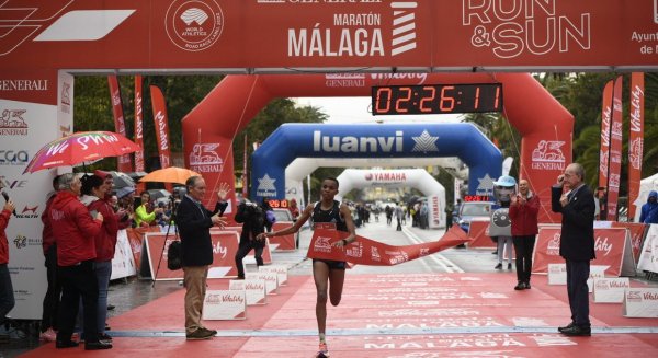 Afectaciones a la movilidad en Málaga con motivo de la celebración de la Generali Maratón de Málaga y de una procesión