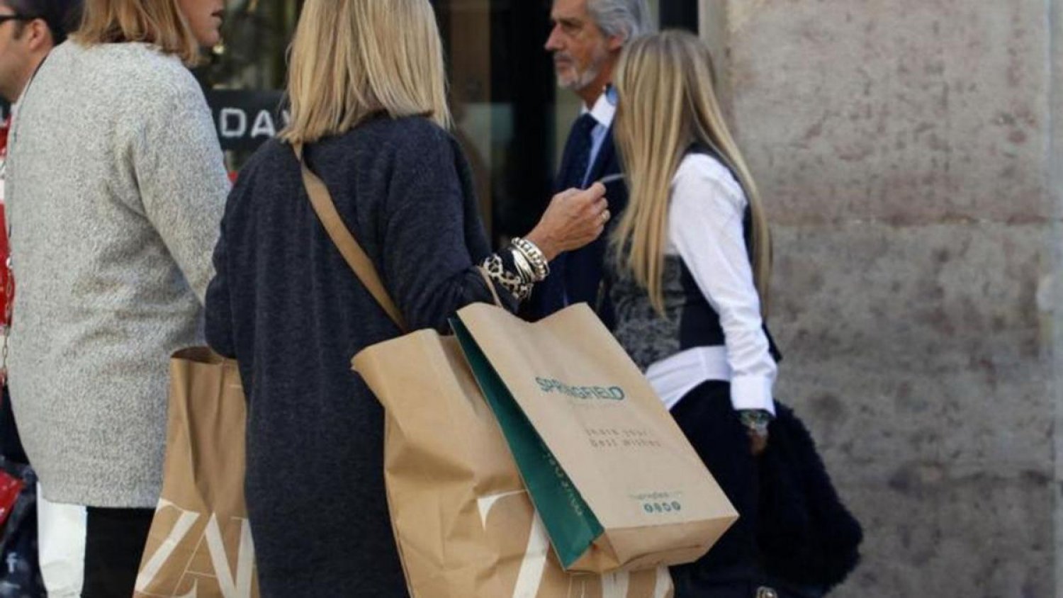 La Unión de Consumidores de Málaga estima que los malagueños gastarán una media de 288€ estas navidades 