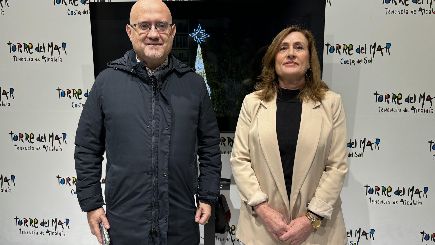 Torre del Mar presenta una nueva campaña navideña de apoyo al comercio local 