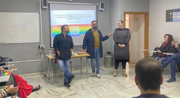 La Junta forma a los trabajadores de los servicios sociales sobre el protocolo frente a conductas LGTBIfóbicas  