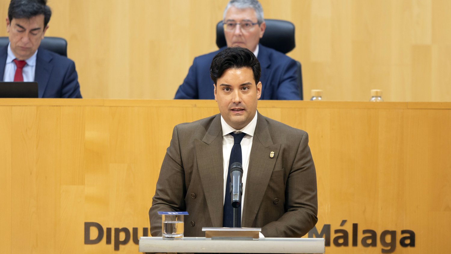 El alcalde de Alfarnatejo defiende en el pleno de la Diputación el mantenimiento del Consorcio Parque de Maquinaria de la Zona Nororiental