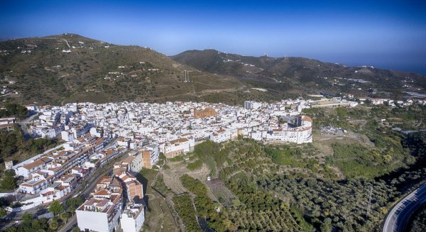 Torrox no aplicará el 'tasazo' de basuras impuesto por el gobierno de España que aumentaría el precio en un 150%