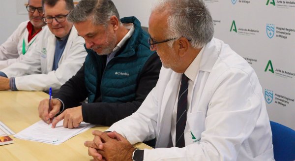 Hospital Regional y AECC firman acuerdo para fomentar voluntariado de apoyo a pacientes oncológicos y familias