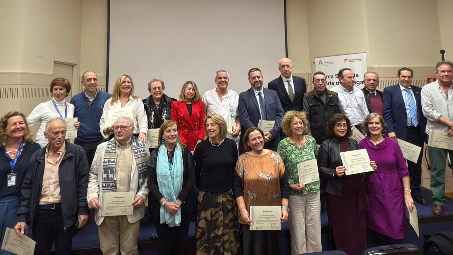 El Área Sanitaria Norte de Málaga-Antequera homenajea a 20 profesionales con más de 30 años de servicio