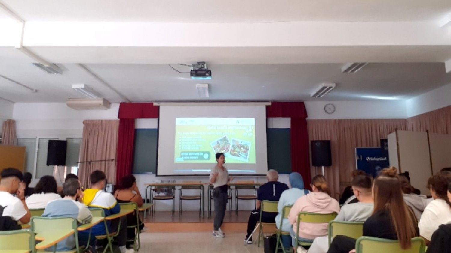 El Aula Mediterránea del Ieamed difunde hábitos de alimentación saludable entre alumnos de institutos de Málaga