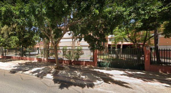 Educación reforma el cerramiento del IES Mare Nostrum de Málaga con una inversión superior a 157.000 euros